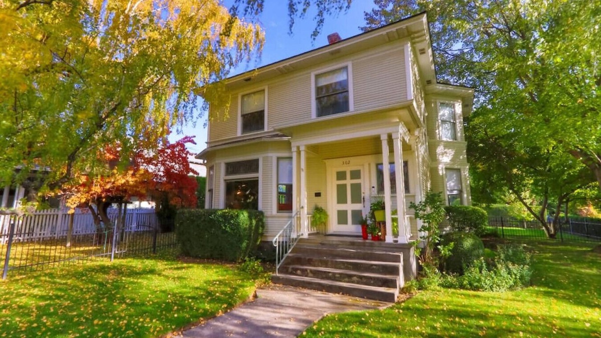 Walla Walla House | Whitman House · Classic 1902 Craftsman Beauty