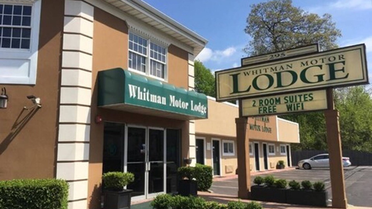 Huntington Station Hotel | Whitman Motor Lodge