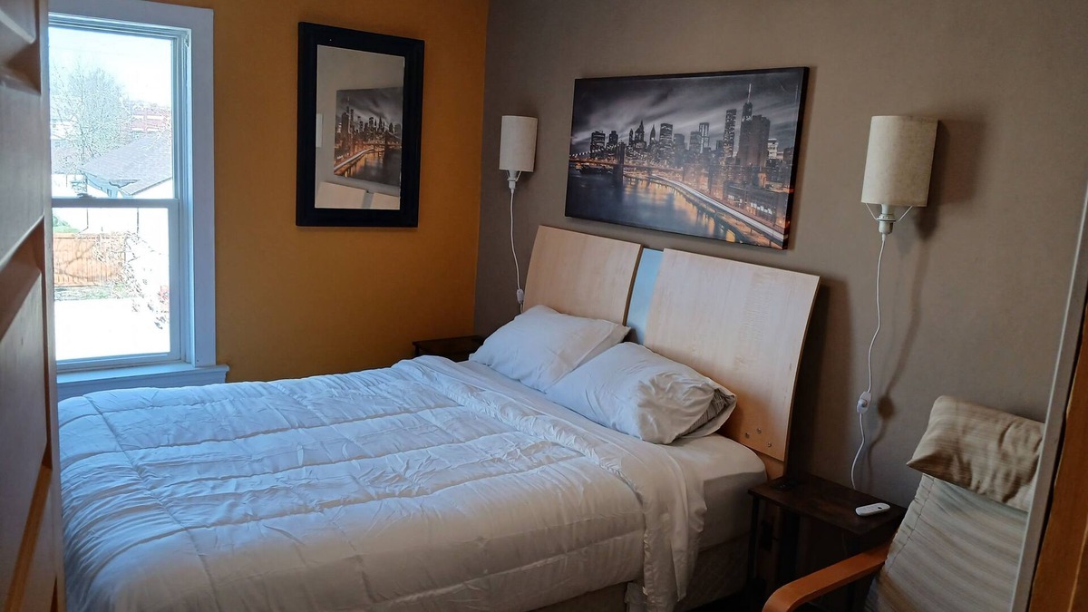 Winnipeg Apartment | Who likes red poang? Near downtown