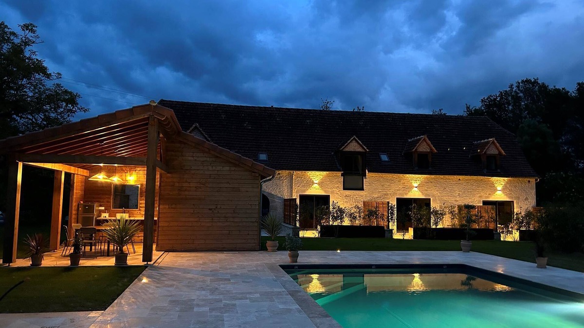 Saint Sozy Apartment | Whole barn sleeps 14