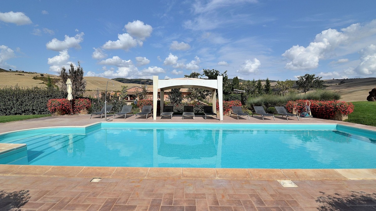 Pienza Villa | Whole big Tuscan Villa with Pool & Vineyards in the Heart of Tuscany