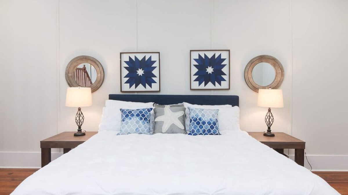 Columbus Apartment | Whole condo - Wifi, King Beds, 55" Smart TV, Walk to Columbus Riverwalk