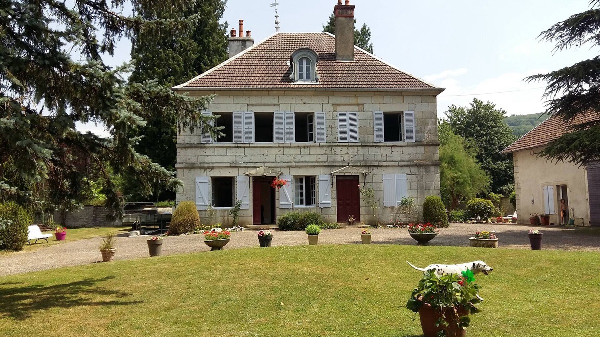 La Chapelle-sur-Furieuse House | Whole house sleeps 10
