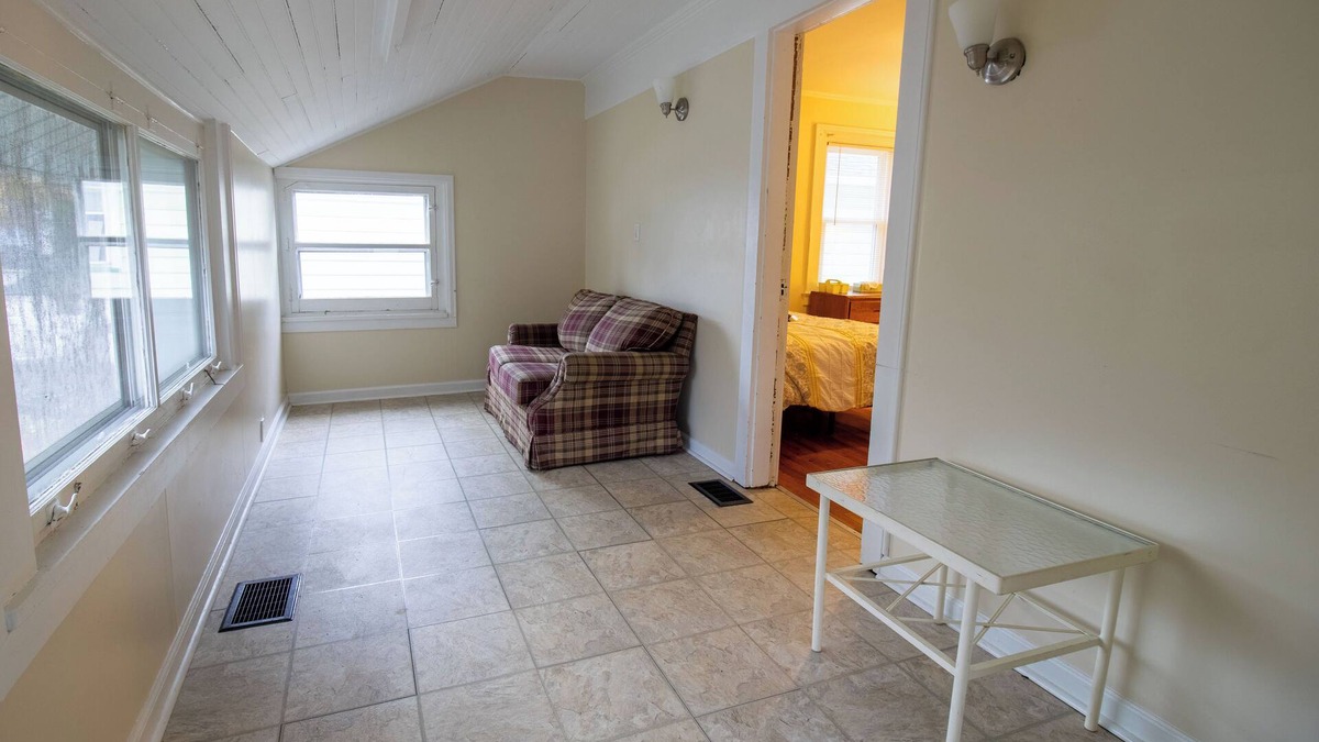 Rochester House | Whole House 5 min from Airport 5-Beds sleep 10