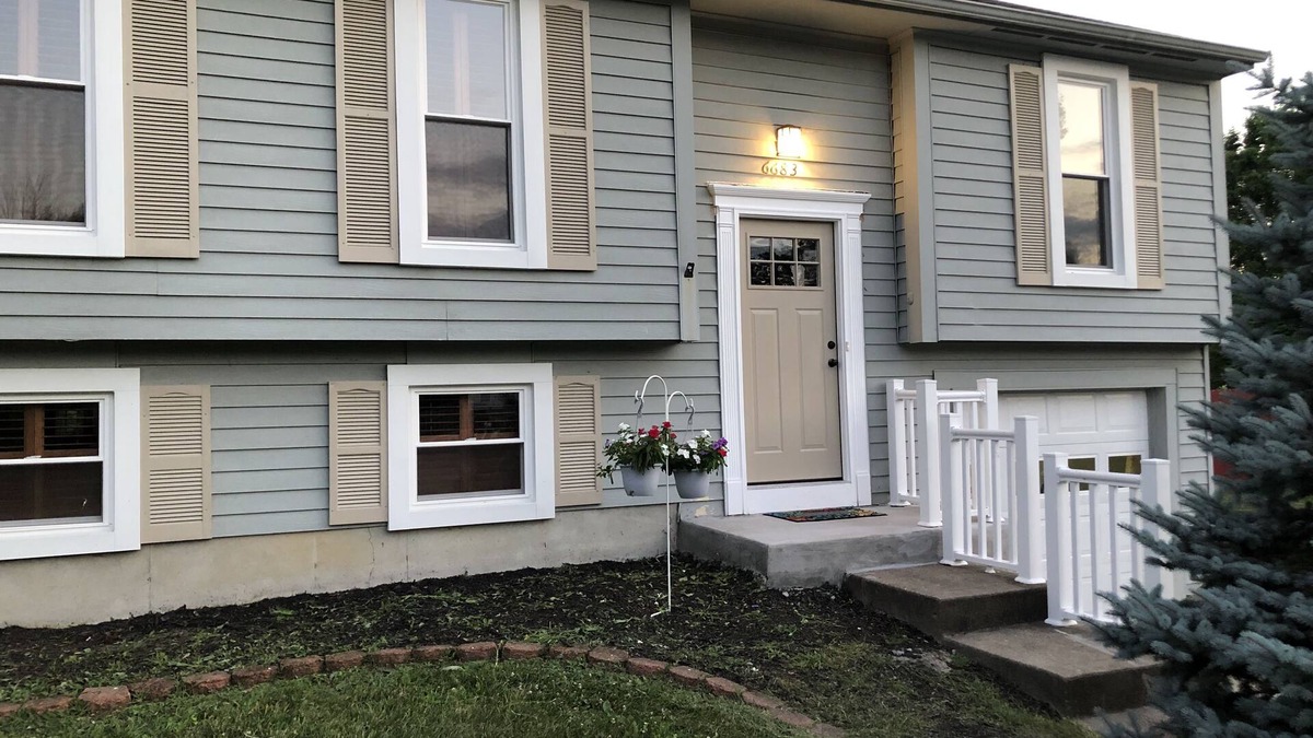 Mason House | Whole house getaway! Relax- you’re close to everything!