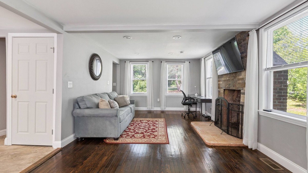 Foxboro House | Whole house Gillette Stadium Forest