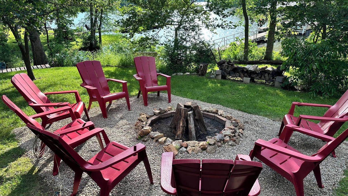 Warsaw House | Whole house on a quiet cove, Lake of the Ozarks, Family owned and operated.