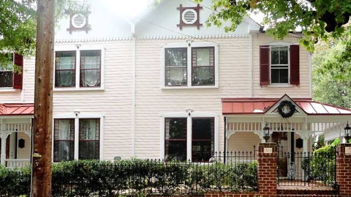 Lynchburg House | Whole House Rental in Virgina
