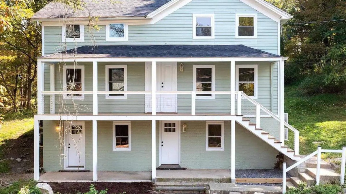 Mount Marion House | Whole Modern House on Trestle Trail