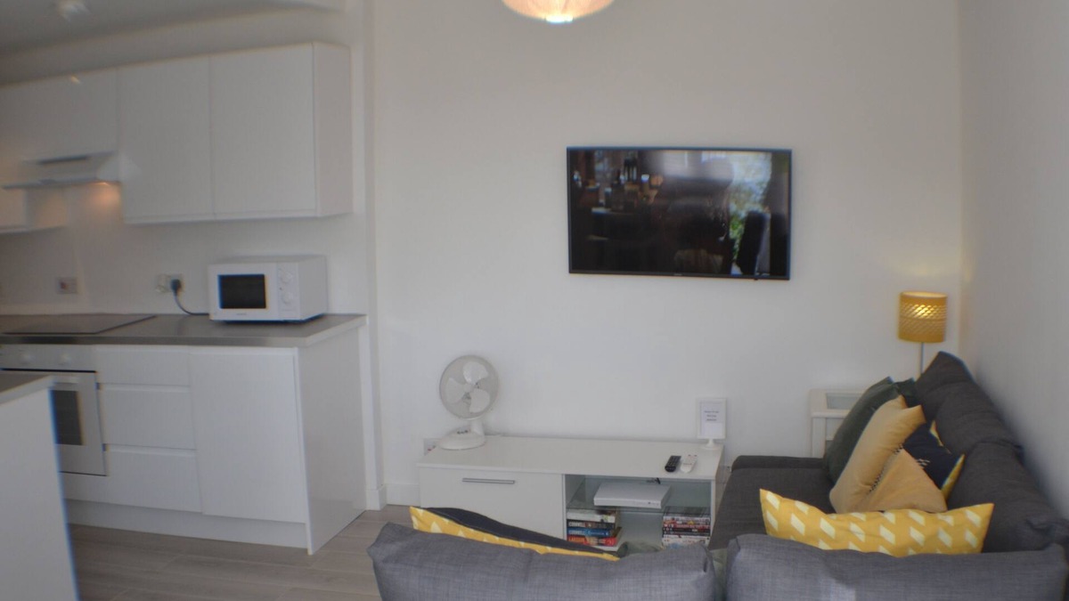 Bridgnorth Apartment | Why book a room when you can have a suite
