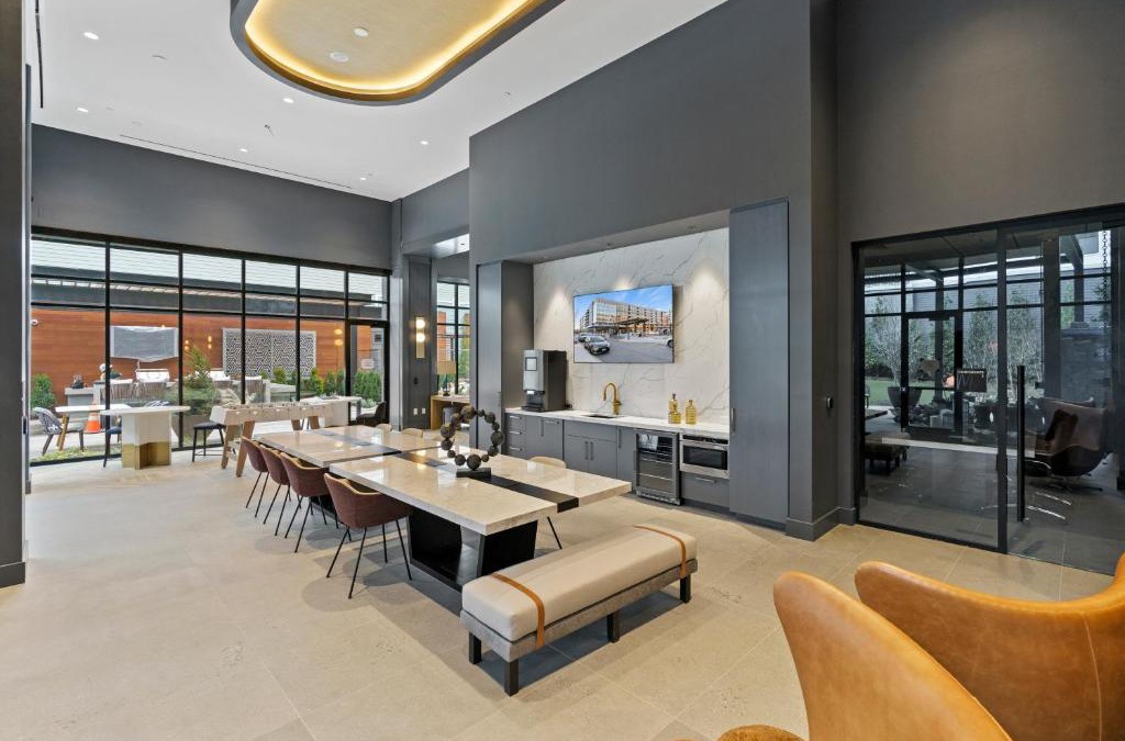 Town Center Apartment | WhyHotel by Placemakr, Columbia