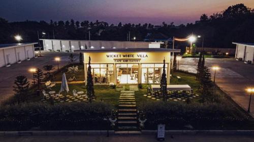 Photharam Hotel | WICKET WHITE VILLA