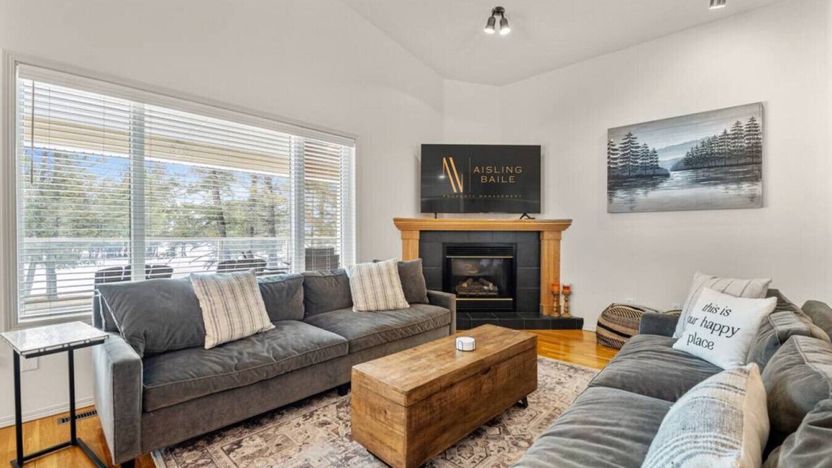 East Kootenay Apartment | Wide Open Spaces | Hot Tub | Springs Golf Course