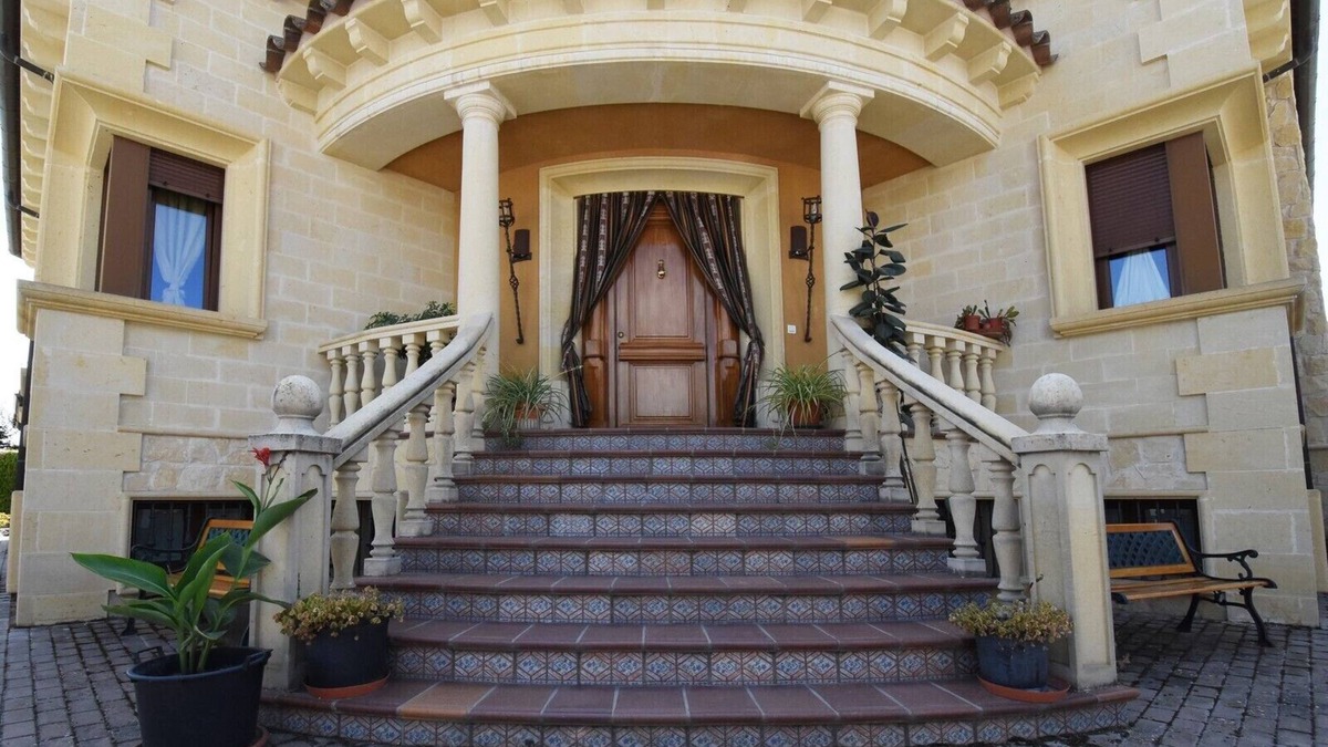 Nava de la Asuncion Ski Chalet | WIDE SPACES IN ALL YOUR STAYS