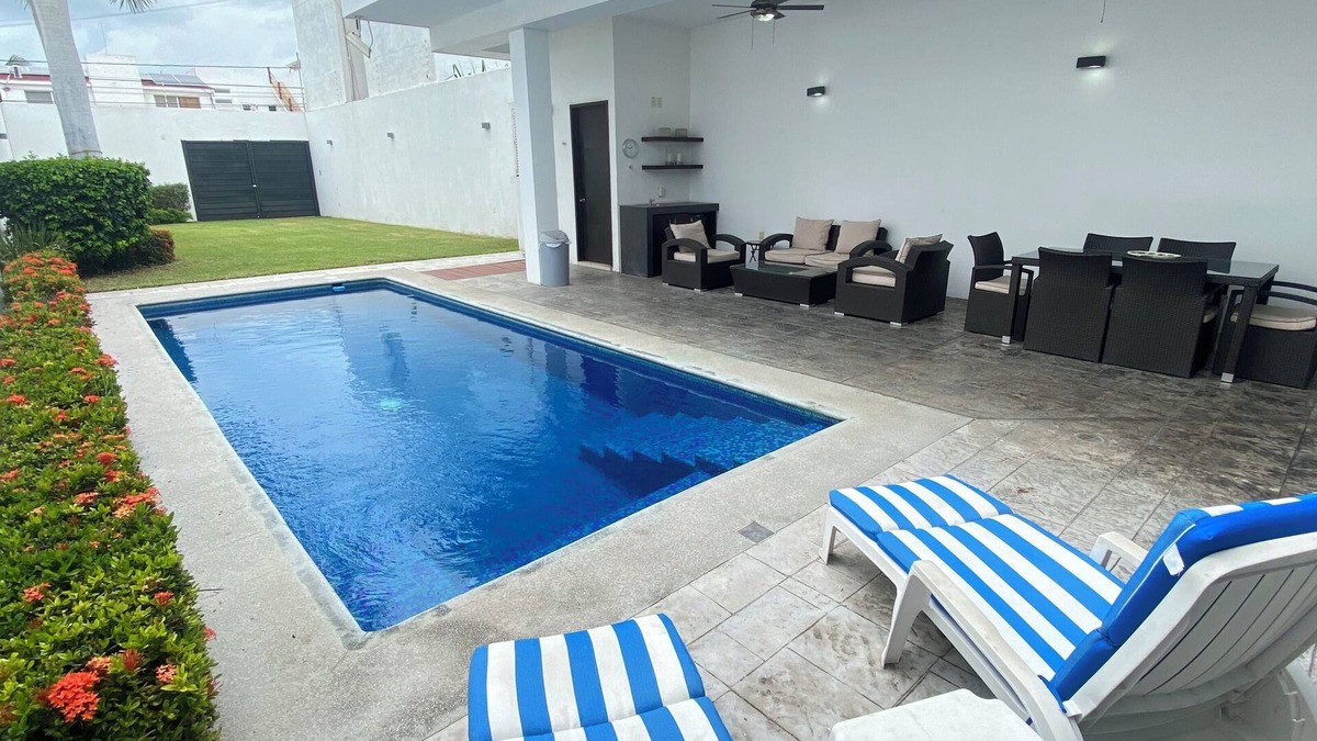 Barra de Navidad House | "Widos House" Relaxing Vacation- Great location with a fantastic private pool