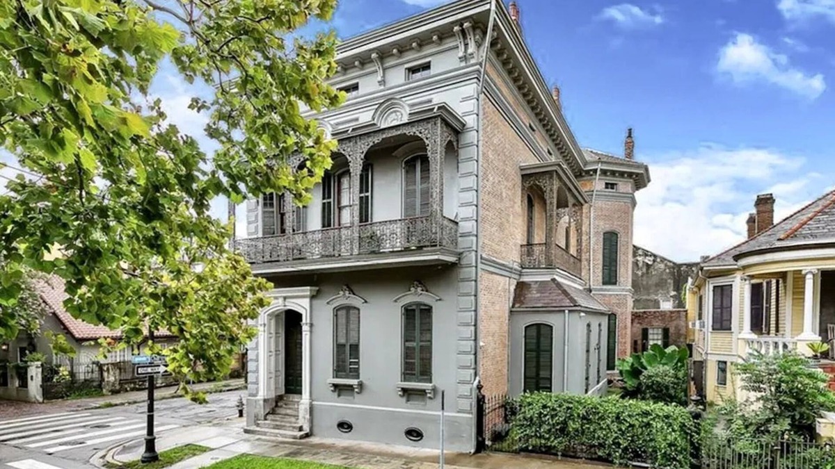 Faubourg Marigny Bed & Breakfast | Wieland Suite Spacious 3 rm King Suite, eat in kitchenette, laundry, courtyard view
