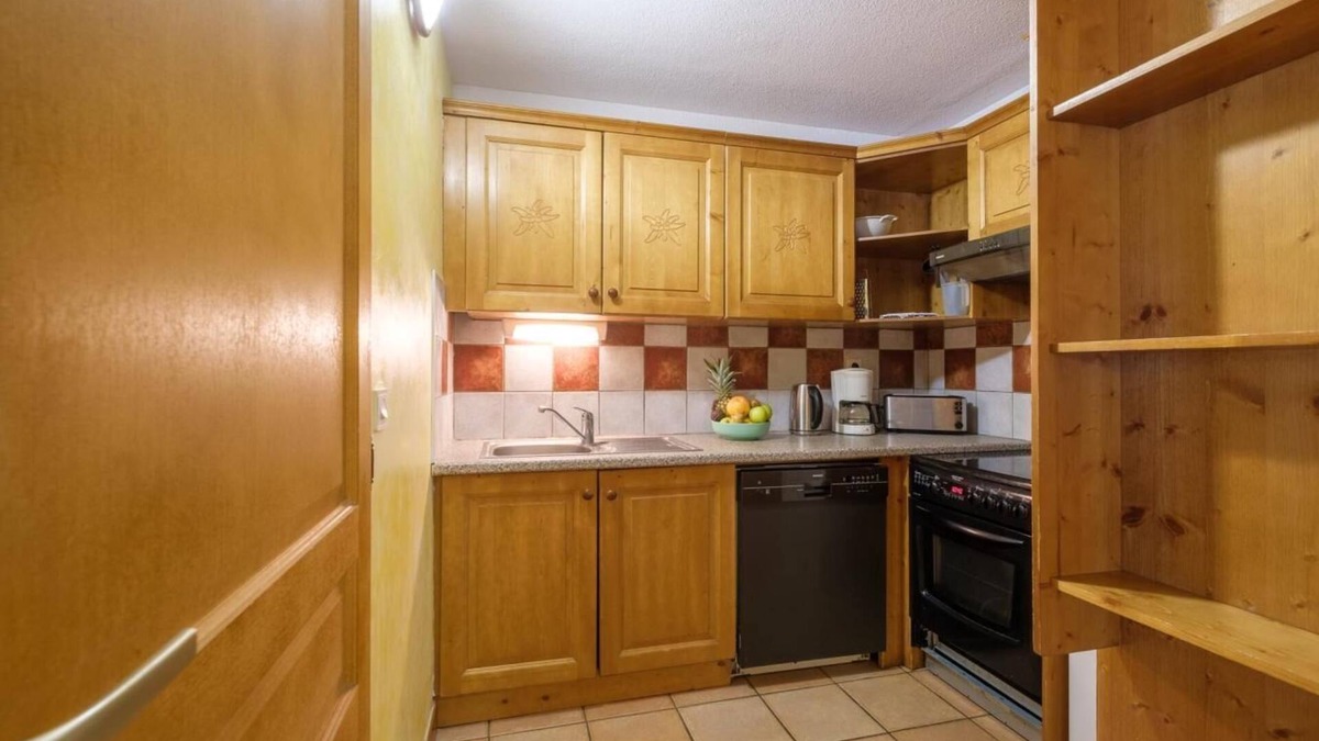 Lanslevillard Apartment | Wifi, 200m from ski slopes, fitness, sauna, balcony, parking, tv, ski locker, 98m², Val Cenis