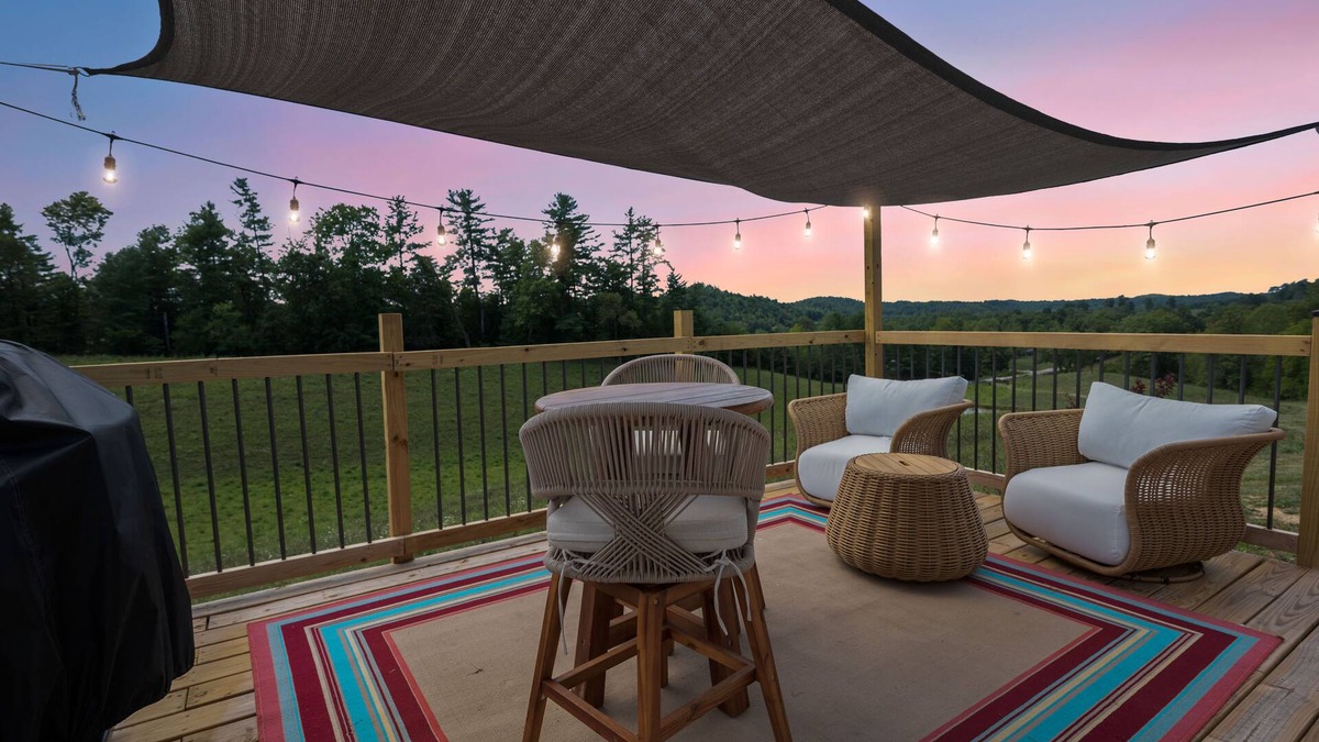 Hazel Green Cottage | WiFi, Firepit, Fishing Pond - FarmView - Red River Gorge, Kentucky!