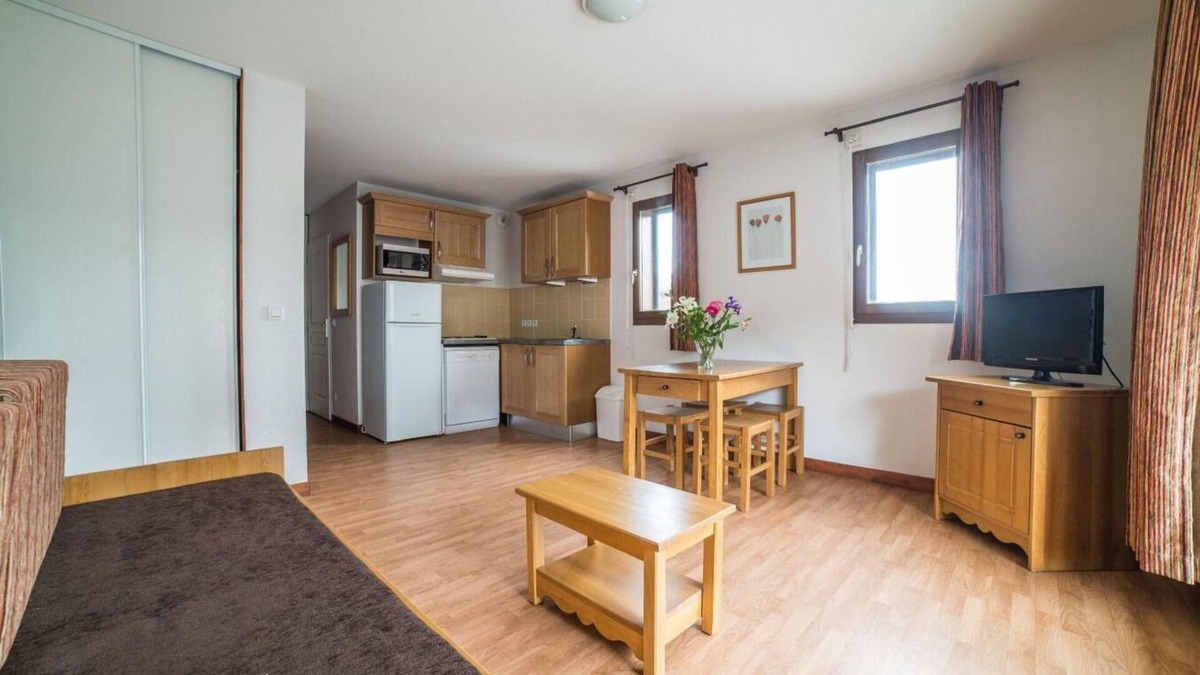 Les Bottieres Apartment | Wifi, fitness, swimming pool, terrace, balcony, parking, tv, ski locker, 28-30m², Les Bottières