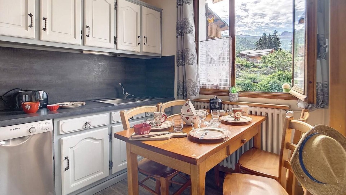 Saint-Marcel Apartment | Wifi, terrace, balcony, ski locker, 77m², Saint Martin de Belleville