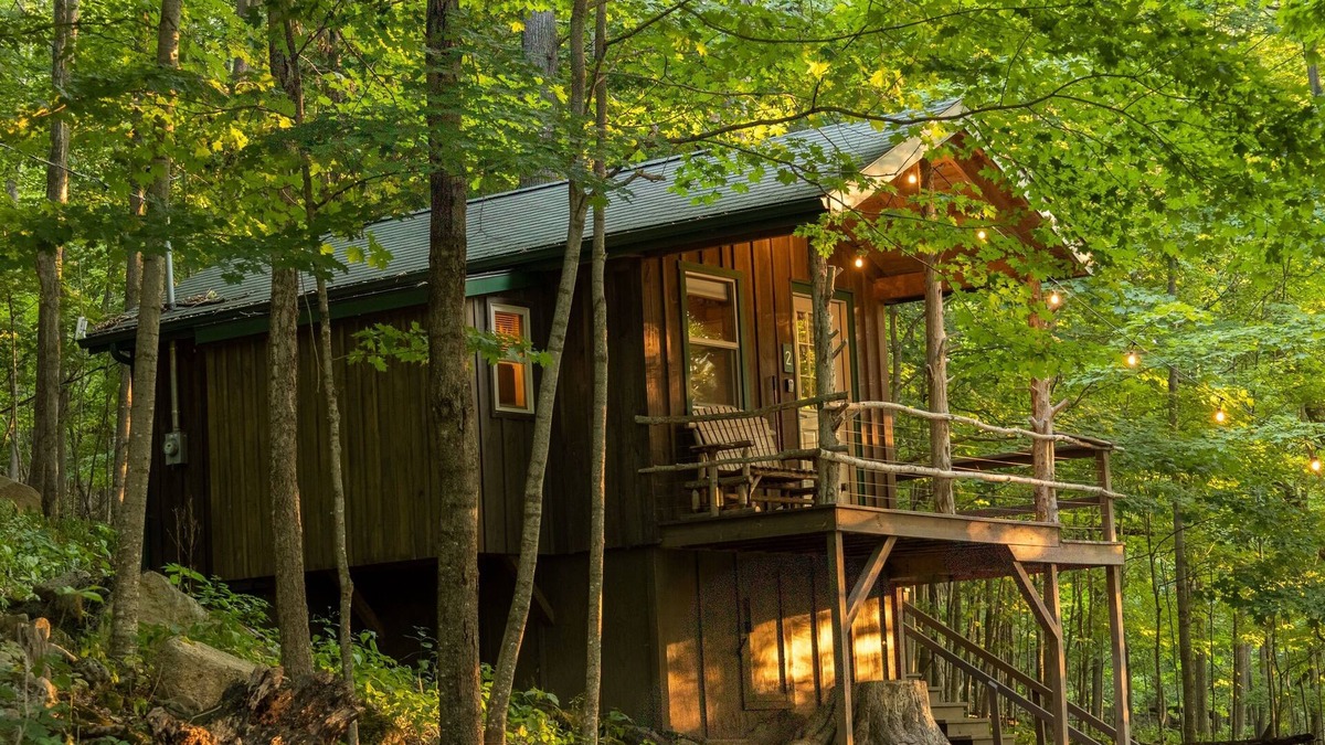 Allegheny Mountains Cabin | WiFi l Heat/AC l Firepit/Grill- Glamp in Style!