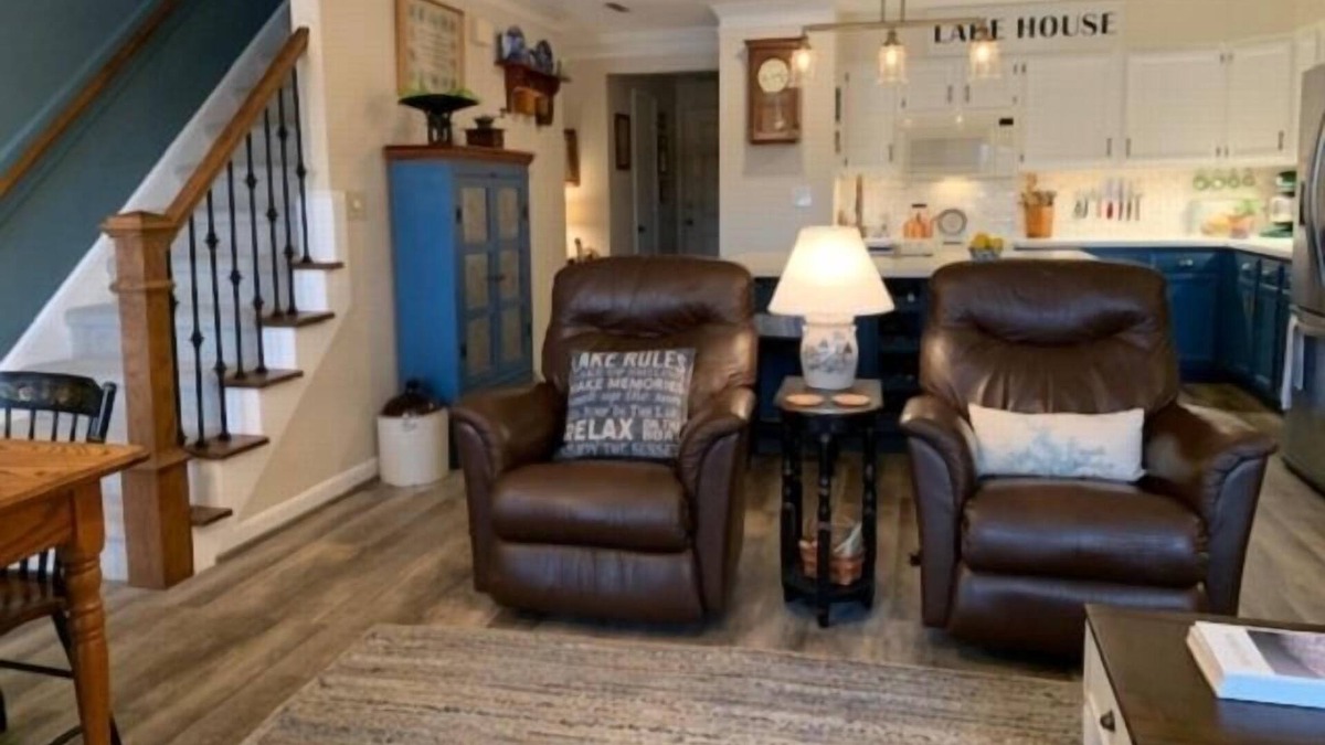 North Shore Villa | Wifi, Main Channel View, close to everything