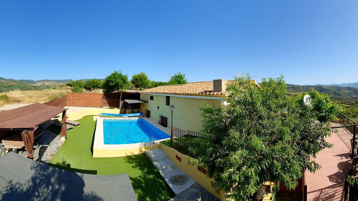Albunuelas House | WIFI, POOL, RELAX, AIR CONDITIONING AND PEACE OF MIND