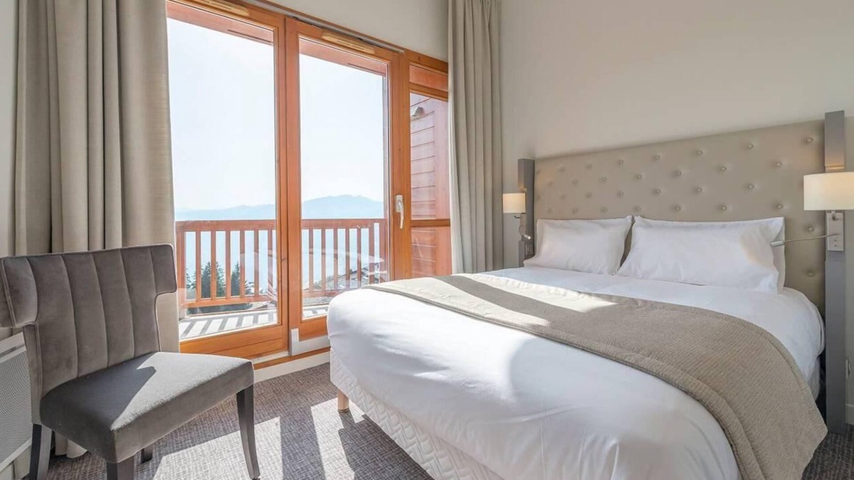Arc-1800 Hotel | Wifi, ski-in/ski-out & foot of the slopes, sauna, hammam, balcony, tv, ski locker, 55m², Les Arcs