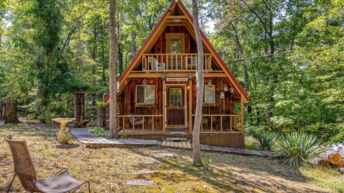 Wellington Cabin | WiFi - Small Family Cabin - Sugar Shack - Cave Run Lake OR Red River Gorge, Kentucky!