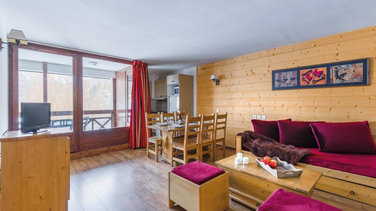 Brides-les-Bains Apartment | Wifi, swimming pool, balcony, tv, ski locker, 60m², Brides Les Bains