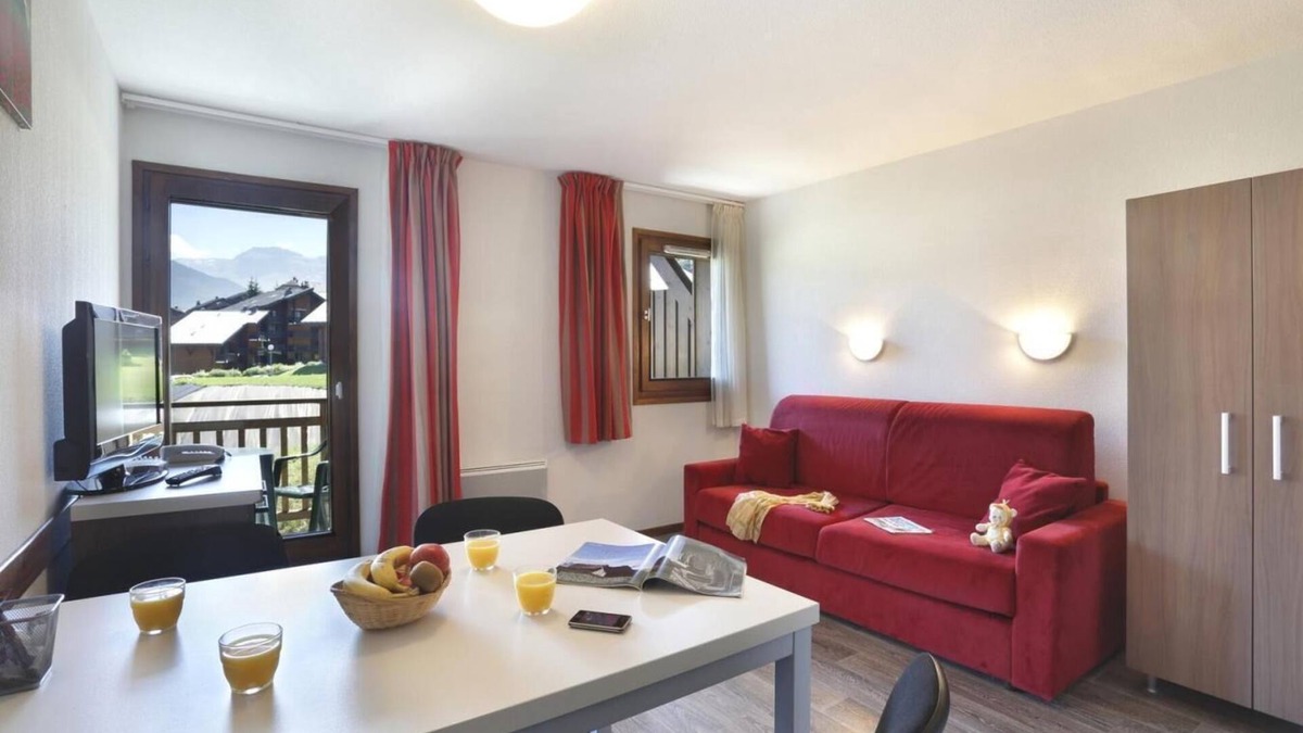 Morillon Apartment | Wifi, swimming pool, terrace, balcony, parking, tv, ski locker, 17-21m², Morillon