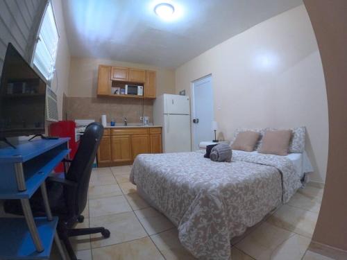 Ponce Centro Apartment | Wifi, Workspace , Perfect Location & Parking