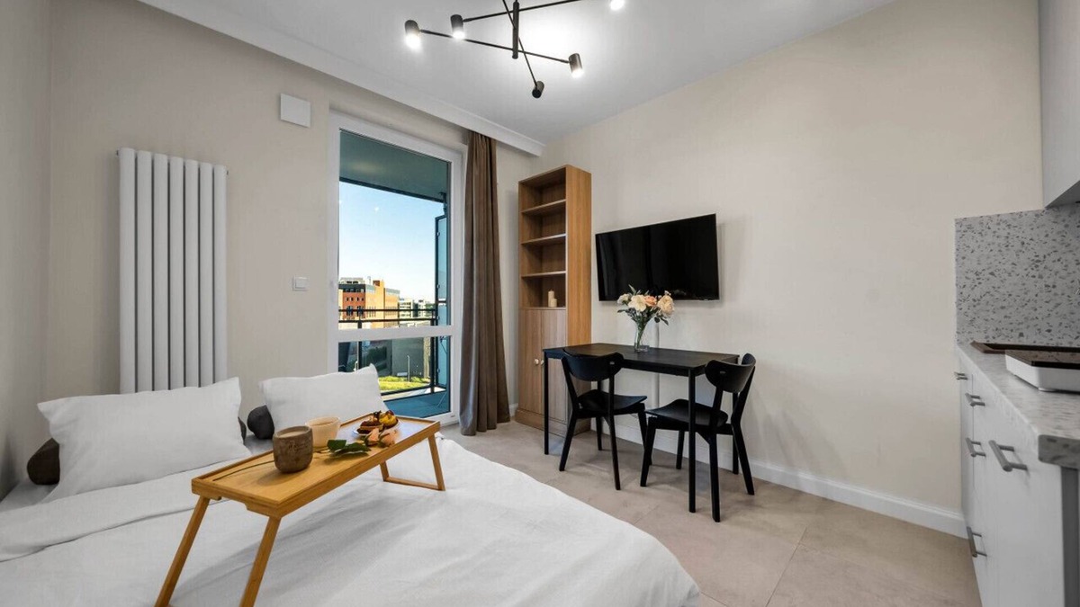 Wlochy Apartment | Wiktoryn Studio - Balcony, Gym & Sauna