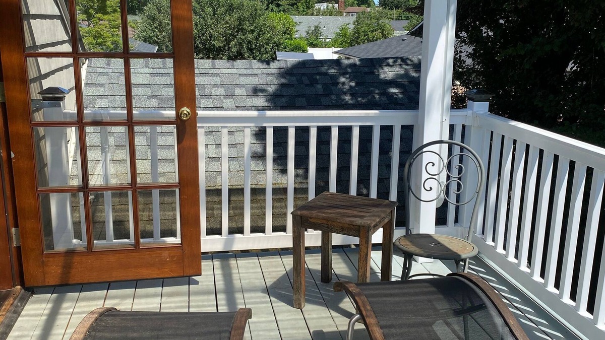 South Central House | Wilbur where's the beach? 1065 Wilbur St SE Salem, OR has a beach themed cottage
