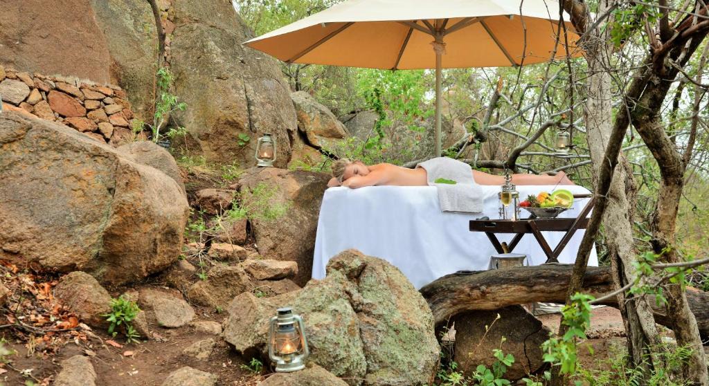 Rooiberg Cabin | Wild and Free Game Lodge