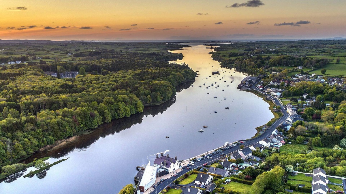 Bunnyconnellan Cottage | WILD ATLANTIC WAY, cosy 2 bedroom Mayo home sleeps 4 guests, nr. Ballina & Beach