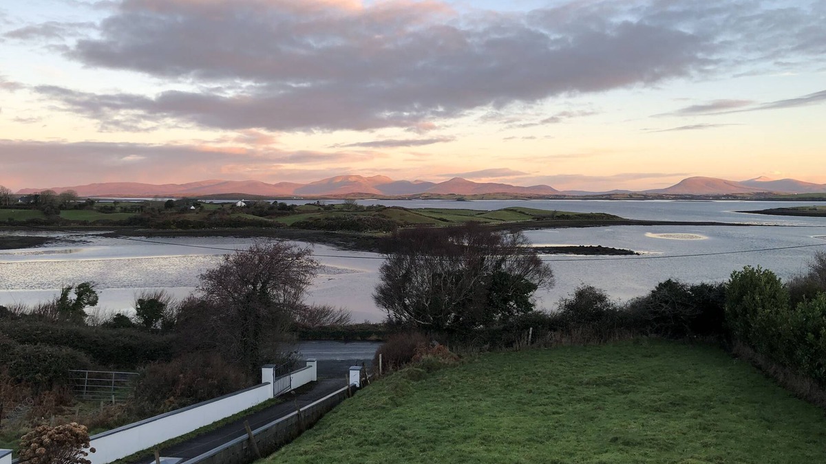 Westport House | Wild Atlantic Way - Detached Cottage with Sea Views of Clew Bay - 2 bathrooms