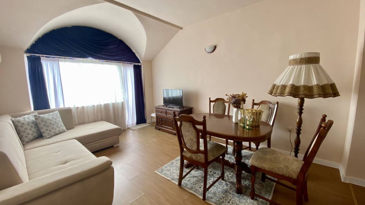 Saints Constantine and Helena Apartment | Wild Cherry Apartments - Apartment with FREE parking for 2 + 3