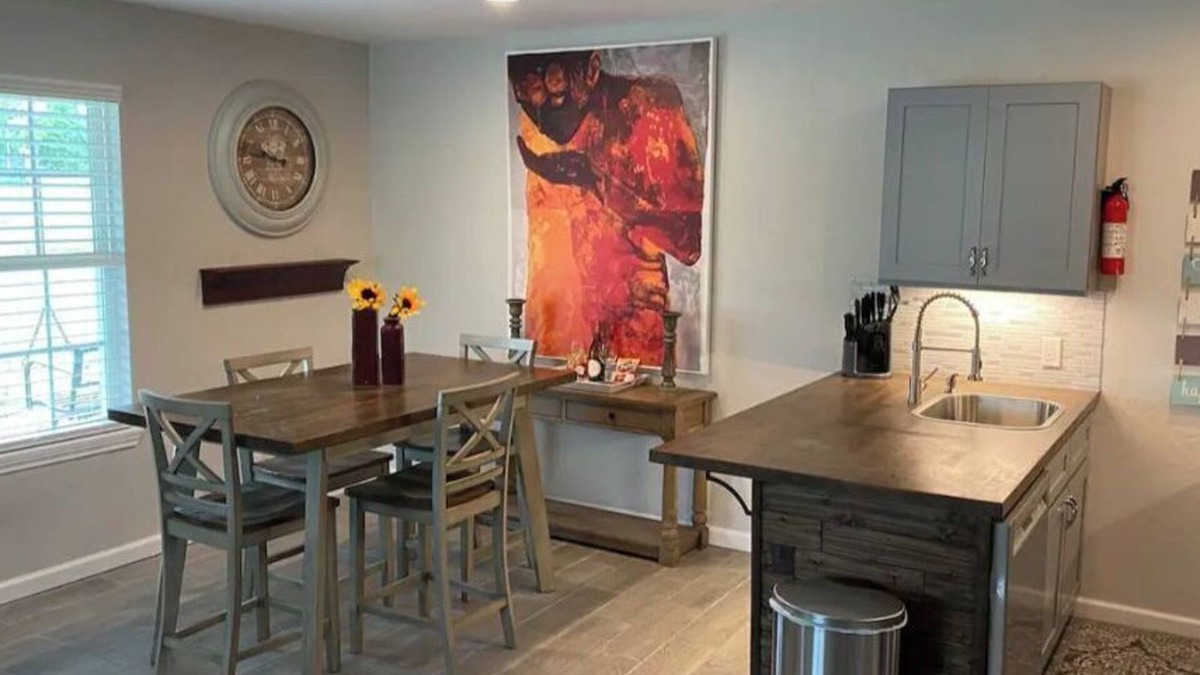 Thackerville Cottage | WILD CARD SUITE: Unit B. Casino Retreat & Pickleball court