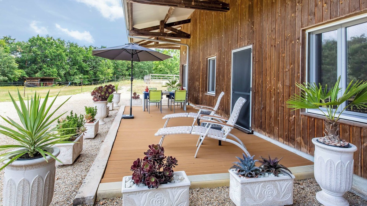 Nouvelle-Aquitaine Apartment | Wild & Free" air-conditioned apartment at the Château de Bellevue stud farm