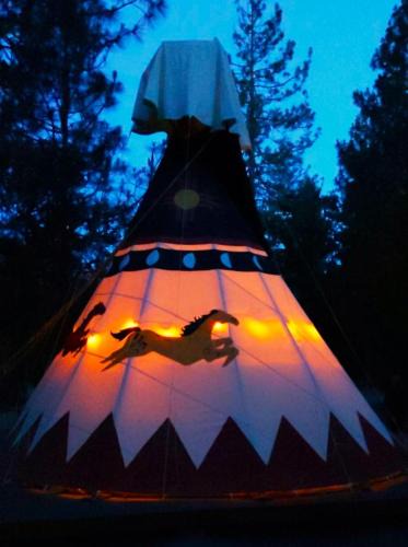 Cave Junction Other | Wild Horses Luxury Tipi - Adjustable King Bed