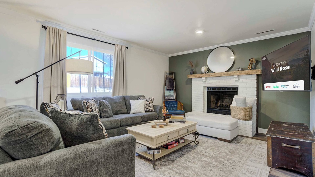 Cheyenne Meadows House | Wild Rose! Outdoor Retreat with BBQ & Fire Pit