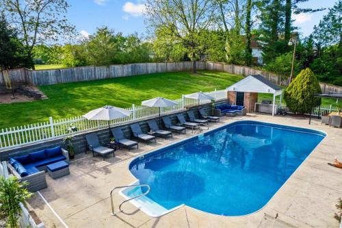 Candler House | Wild West Pool Sportcourt Hot Tub Fire Pit