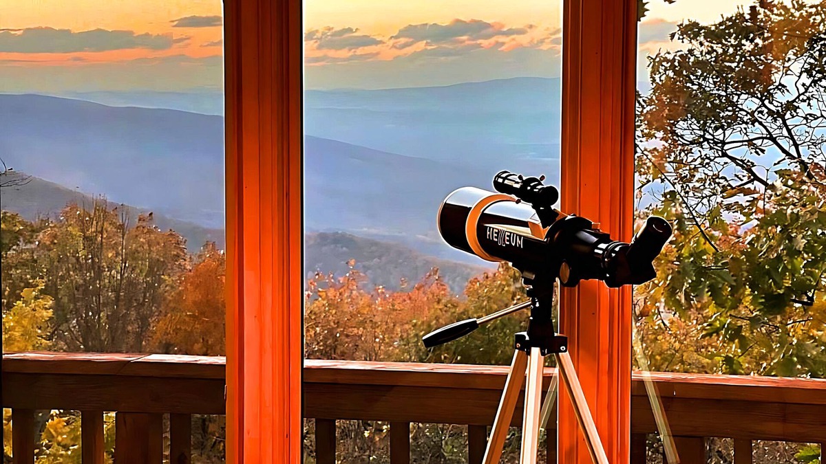 Lyndhurst House | WILDBRIAR LODGE 6BR/6BA MASTER SUITES HOT TUB GAME ROOM MOUNTAIN VIEWS