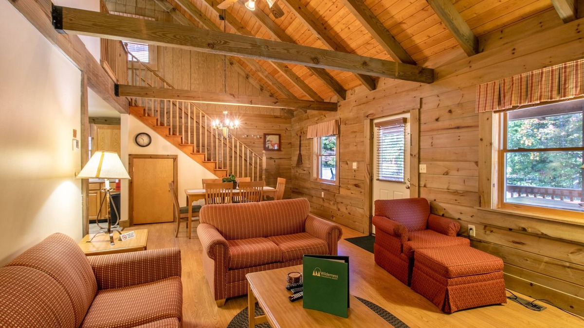 Spotsylvania Condo | Wilderness Resort 2-level Presidential log cabins make the perfect getaway!
