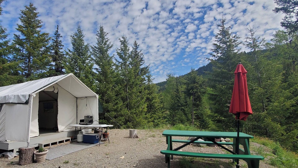 Kootenay Boundary RV Rental | Wilderness Farm Getaway