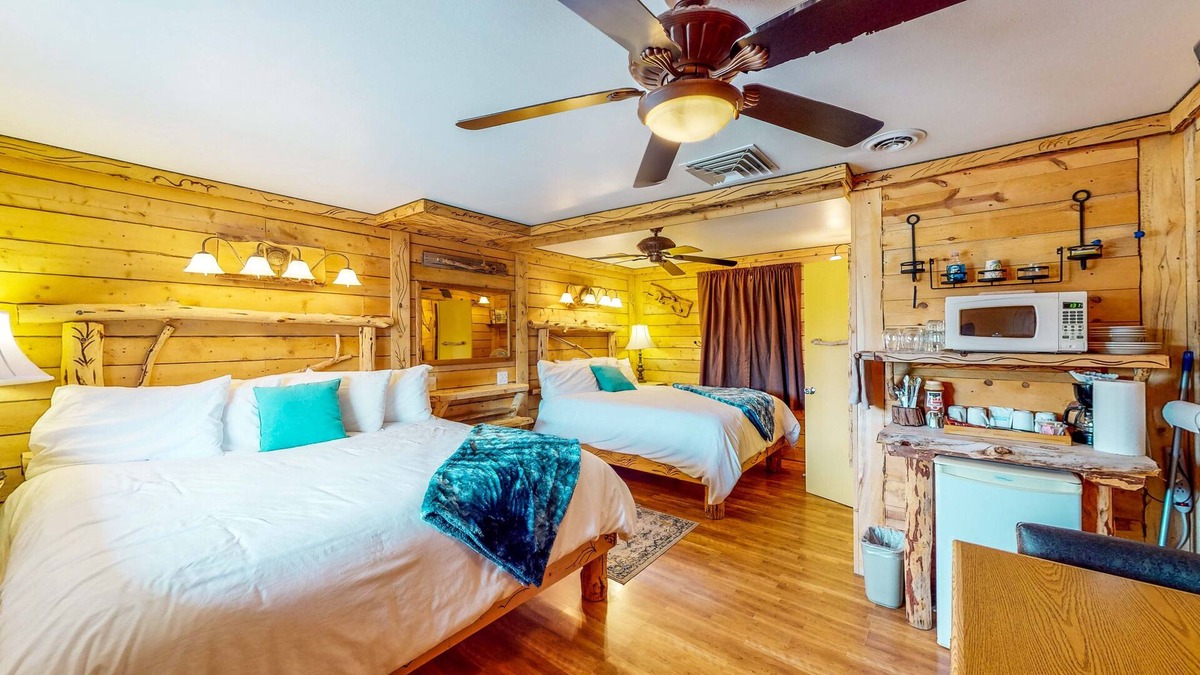 Cedaredge Cabin | Wilderness retreat with stellar shared amenities