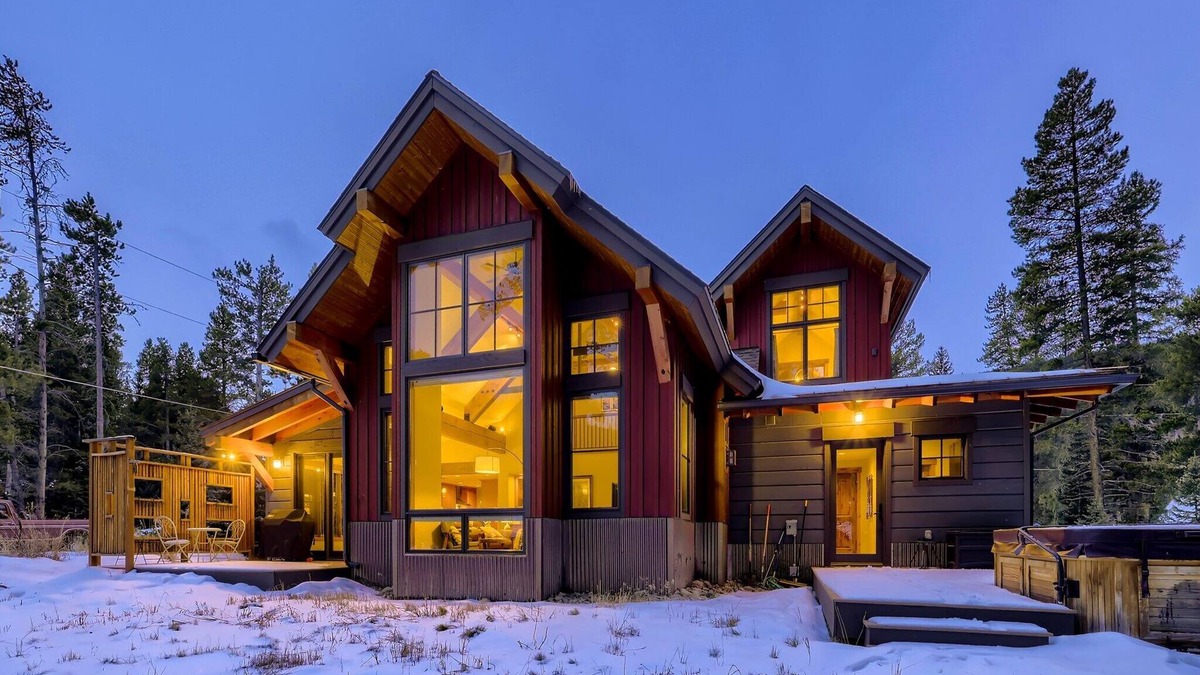 Blue River House | Wilderness Woods Retreat: Private Hot Tub, Close to Town!