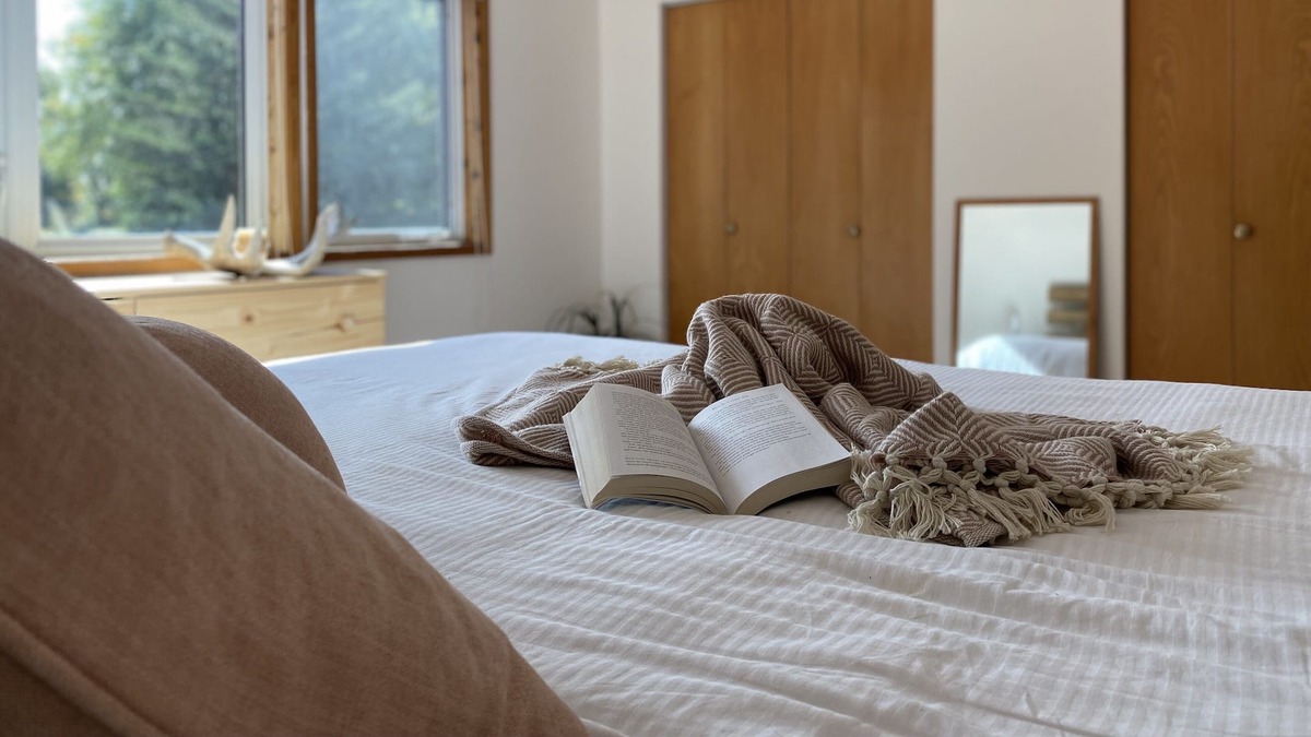 Calabogie House | Wildflower Calabogie | Sunsets & Lake Views