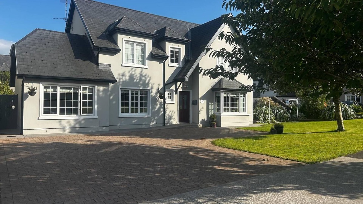 Ennis House | Wildflower Way - Luxury 4-Bed Gateway to Ireland’s Wild West
